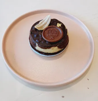 Chocolate and vanilla cheesecake