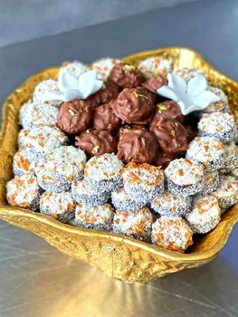 Peanut Butter Meringue & Lotus Chocolate