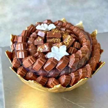 Lotus and Pecan Caramel Chocolate